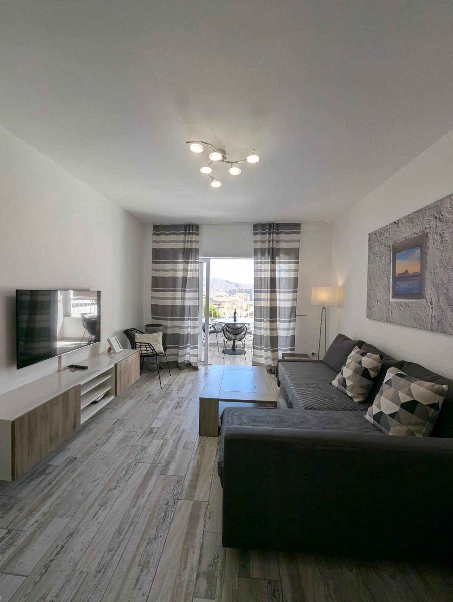 Cozy Apartment In Los Cristianos Guincho  Luaran gambar